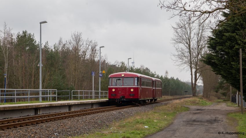 VT 95 / VB 142 der Berliner Eisenbahnfreunde e.V. am Haltepunkt Altes Lager am 8.4.2023