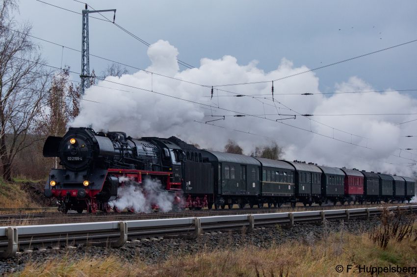 03 2155 mit BEF-Museumszug am 07.12.2024 auf dem Weg von Bln-Lichtenberg zum Schwielowsee