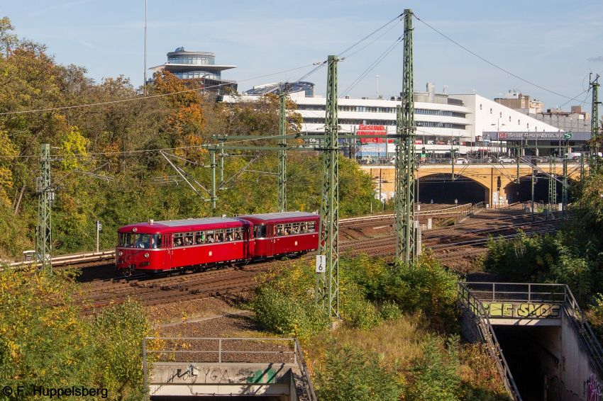 BEF VT 95 +VB 142 bei der Ausfahrt aus dem Bf Berlin-Gesundbrunnen